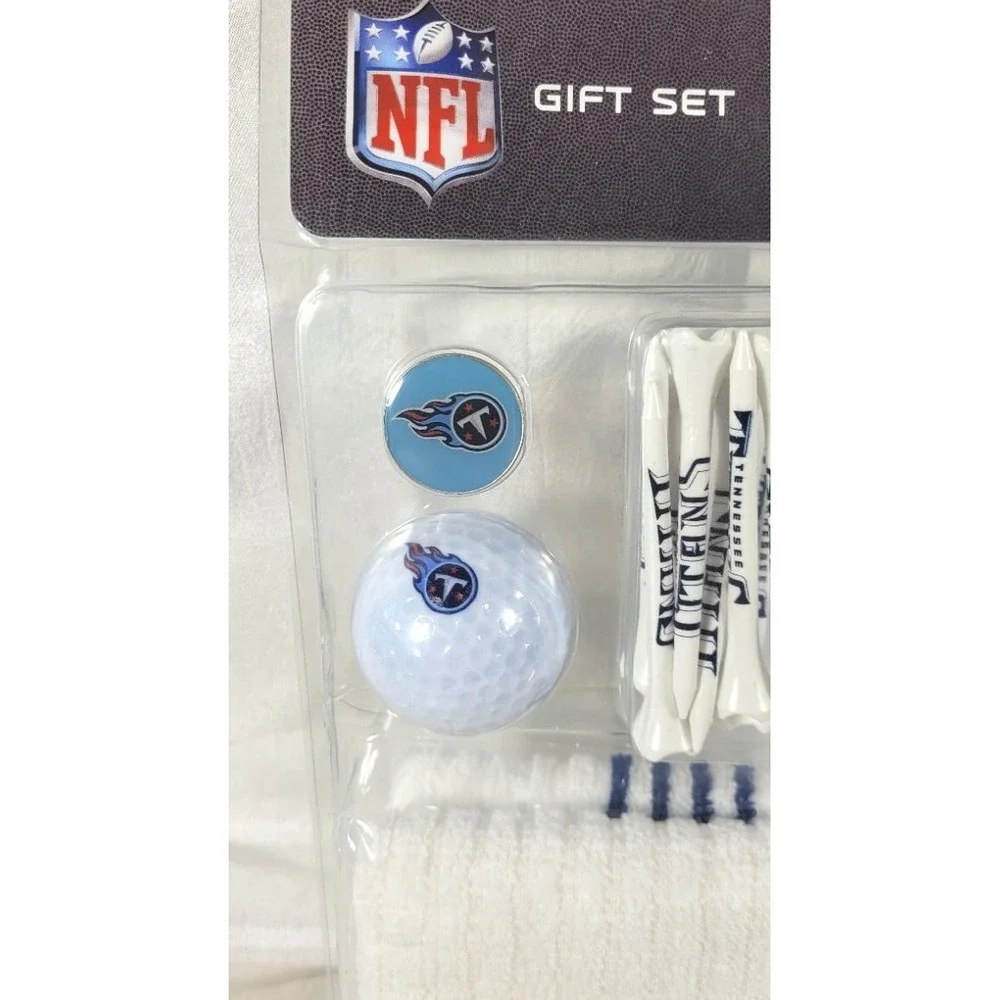 WinCraft Tennessee Titans Golfing Gift Set: Towel, Markers, Balls, Tees